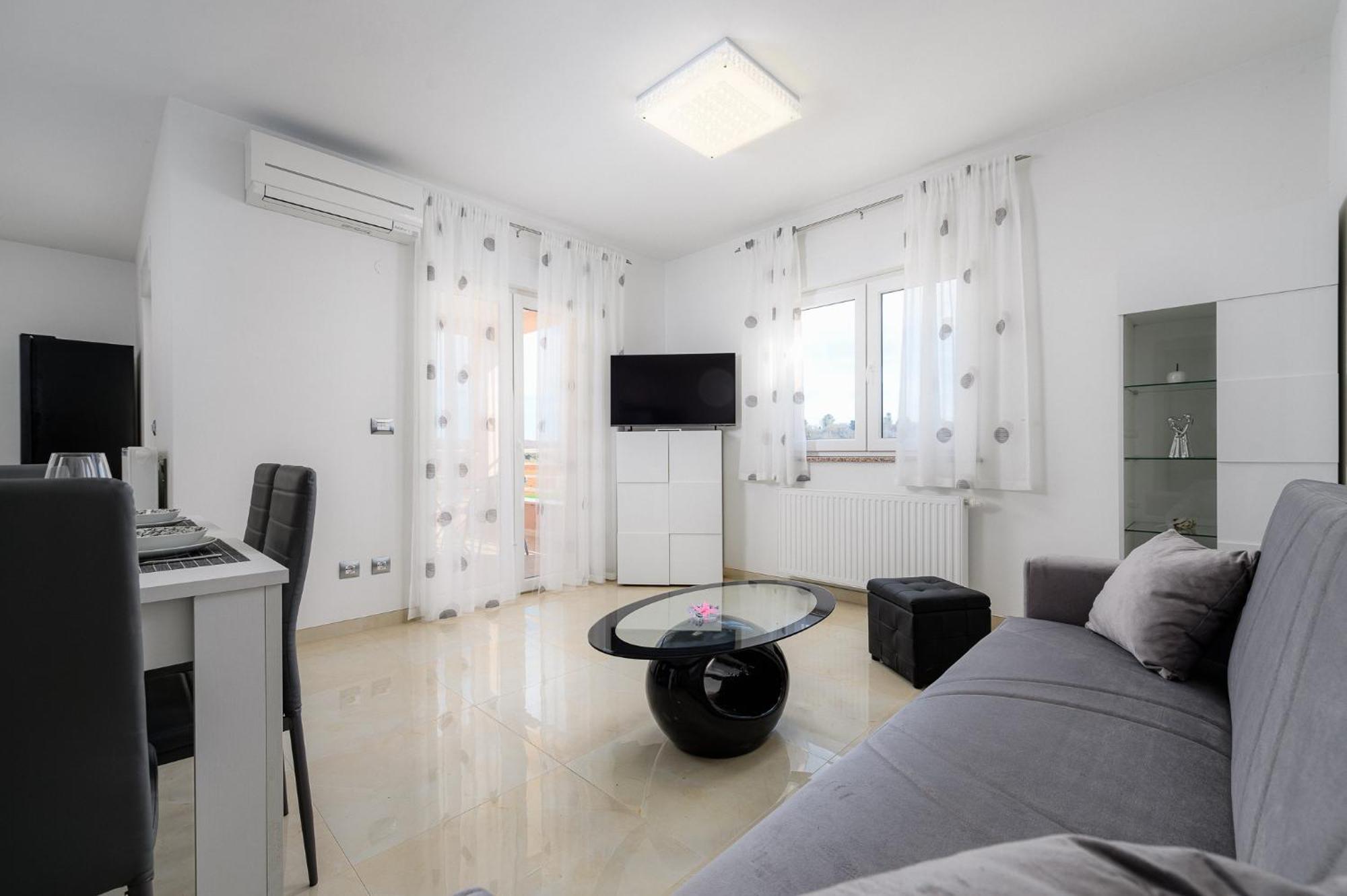 Stancija Amorozo 5 - Apartment N. 7 Poreč Buitenkant foto