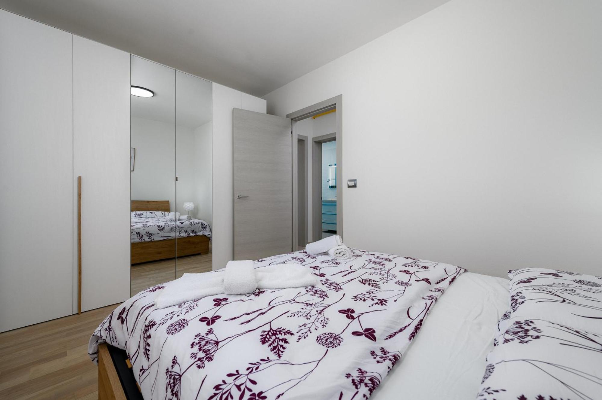 Stancija Amorozo 5 - Apartment N. 7 Poreč Buitenkant foto
